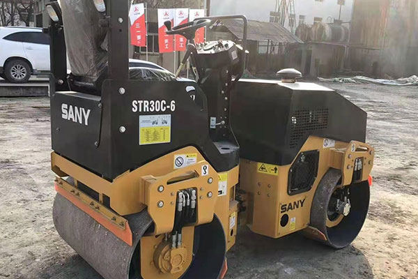 企業(yè)租賃挖掘機(jī)應(yīng)注意多個事項